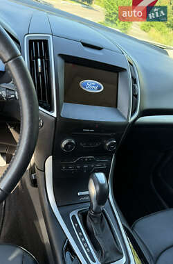 Внедорожник / Кроссовер Ford Edge 2017 в 