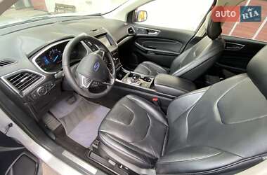 Позашляховик / Кросовер Ford Edge 2019 в 