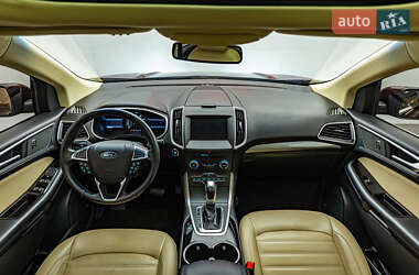Позашляховик / Кросовер Ford Edge 2017 в 