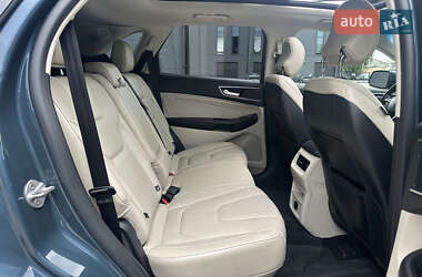 Позашляховик / Кросовер Ford Edge 2016 в 