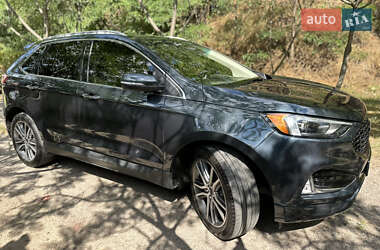 Позашляховик / Кросовер Ford Edge 2022 в 
