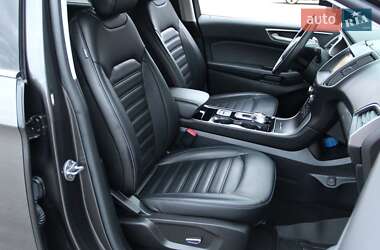 Внедорожник / Кроссовер Ford Edge 2018 в 