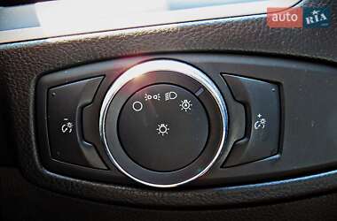 Внедорожник / Кроссовер Ford Edge 2018 в 