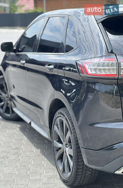 Внедорожник / Кроссовер Ford Edge 2015 в 