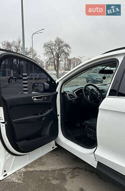 Внедорожник / Кроссовер Ford Edge 2016 в 