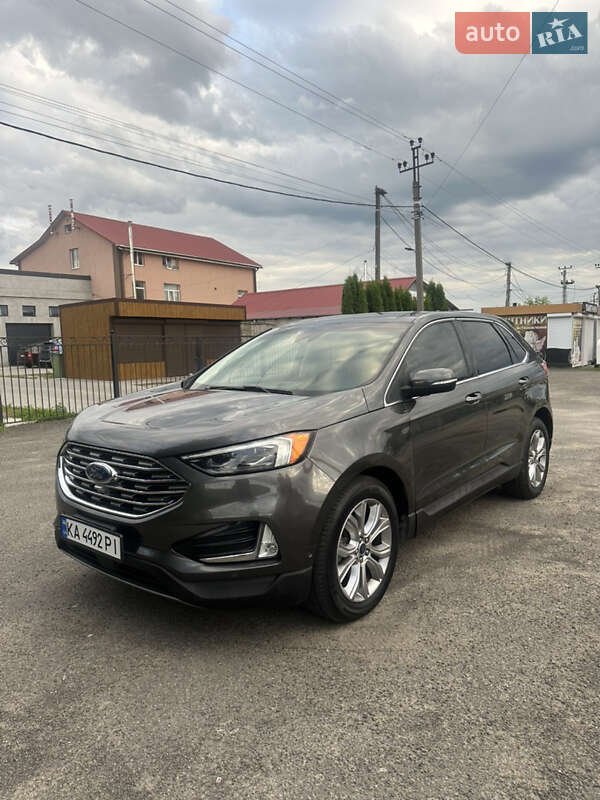 Внедорожник / Кроссовер Ford Edge 2019 в 