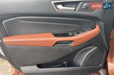 Внедорожник / Кроссовер Ford Edge 2016 в 