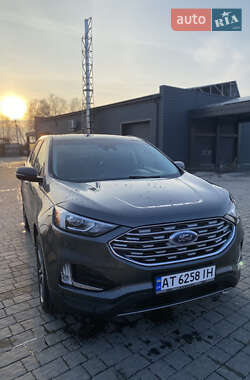 Внедорожник / Кроссовер Ford Edge 2019 в 
