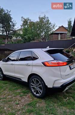Внедорожник / Кроссовер Ford Edge 2019 в 