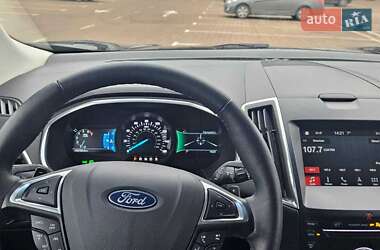 Внедорожник / Кроссовер Ford Edge 2019 в 