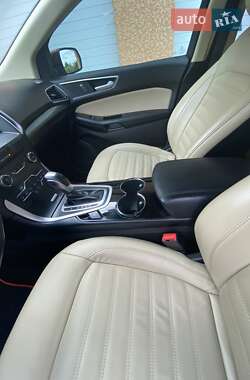 Внедорожник / Кроссовер Ford Edge 2016 в 