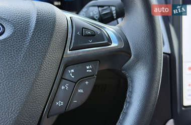 Внедорожник / Кроссовер Ford Edge 2022 в 
