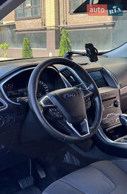 Внедорожник / Кроссовер Ford Edge 2016 в 