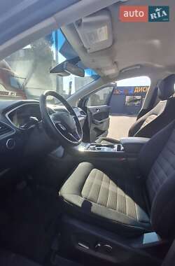 Позашляховик / Кросовер Ford Edge 2019 в 