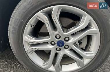 Внедорожник / Кроссовер Ford Edge 2017 в 