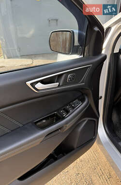 Внедорожник / Кроссовер Ford Edge 2016 в Черновцах