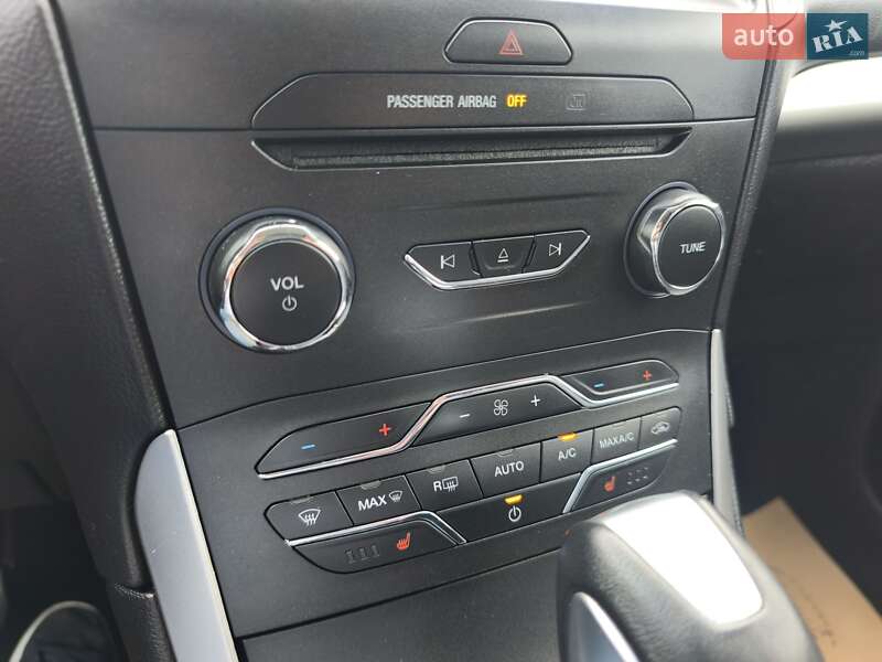 Внедорожник / Кроссовер Ford Edge 2016 в Стрые