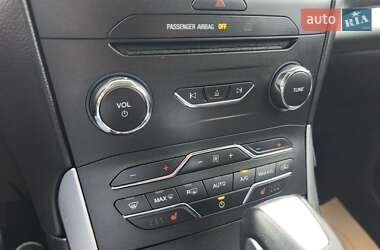 Внедорожник / Кроссовер Ford Edge 2016 в 