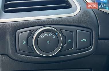 Внедорожник / Кроссовер Ford Edge 2016 в 