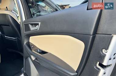 Внедорожник / Кроссовер Ford Edge 2016 в 
