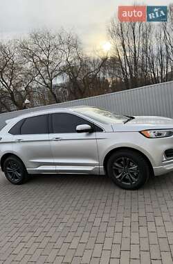 Внедорожник / Кроссовер Ford Edge 2018 в 
