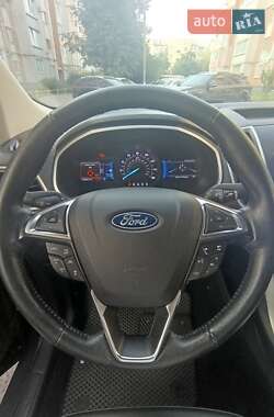 Внедорожник / Кроссовер Ford Edge 2021 в 