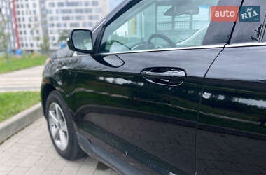 Внедорожник / Кроссовер Ford Edge 2019 в 