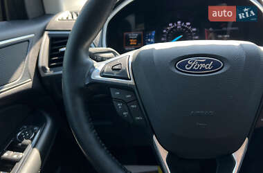 Внедорожник / Кроссовер Ford Edge 2019 в 