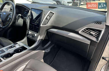 Внедорожник / Кроссовер Ford Edge 2022 в 