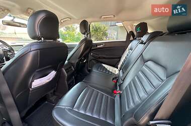 Внедорожник / Кроссовер Ford Edge 2016 в 