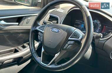 Внедорожник / Кроссовер Ford Edge 2016 в 