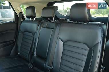Внедорожник / Кроссовер Ford Edge 2018 в 