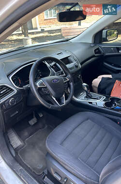 Внедорожник / Кроссовер Ford Edge 2016 в 