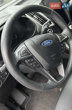 Внедорожник / Кроссовер Ford Edge 2022 в 