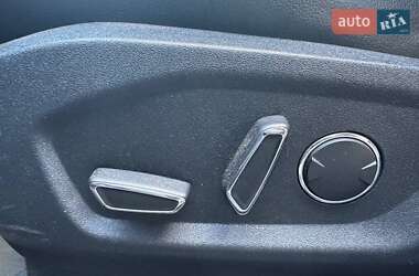 Внедорожник / Кроссовер Ford Edge 2018 в 
