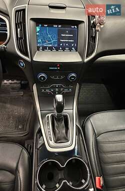 Внедорожник / Кроссовер Ford Edge 2018 в 