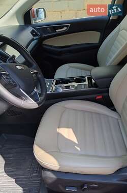 Внедорожник / Кроссовер Ford Edge 2018 в 
