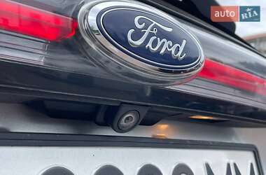 Внедорожник / Кроссовер Ford Edge 2016 в 