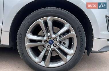 Внедорожник / Кроссовер Ford Edge 2016 в 
