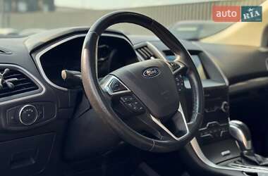 Внедорожник / Кроссовер Ford Edge 2015 в 