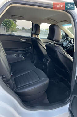 Внедорожник / Кроссовер Ford Edge 2016 в 