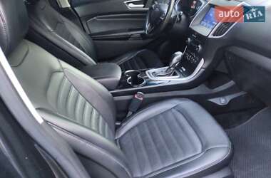 Внедорожник / Кроссовер Ford Edge 2016 в 