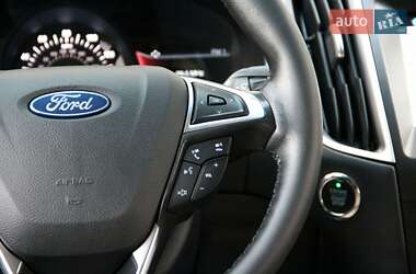 Внедорожник / Кроссовер Ford Edge 2019 в 