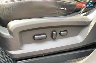 Внедорожник / Кроссовер Ford Edge 2012 в 