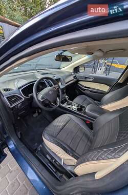 Внедорожник / Кроссовер Ford Edge 2017 в 