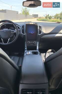Внедорожник / Кроссовер Ford Edge 2021 в 