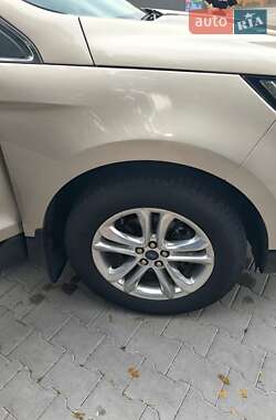 Внедорожник / Кроссовер Ford Edge 2017 в 