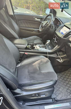 Внедорожник / Кроссовер Ford Edge 2015 в 