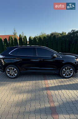 Внедорожник / Кроссовер Ford Edge 2017 в 