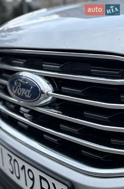 Внедорожник / Кроссовер Ford Edge 2019 в 